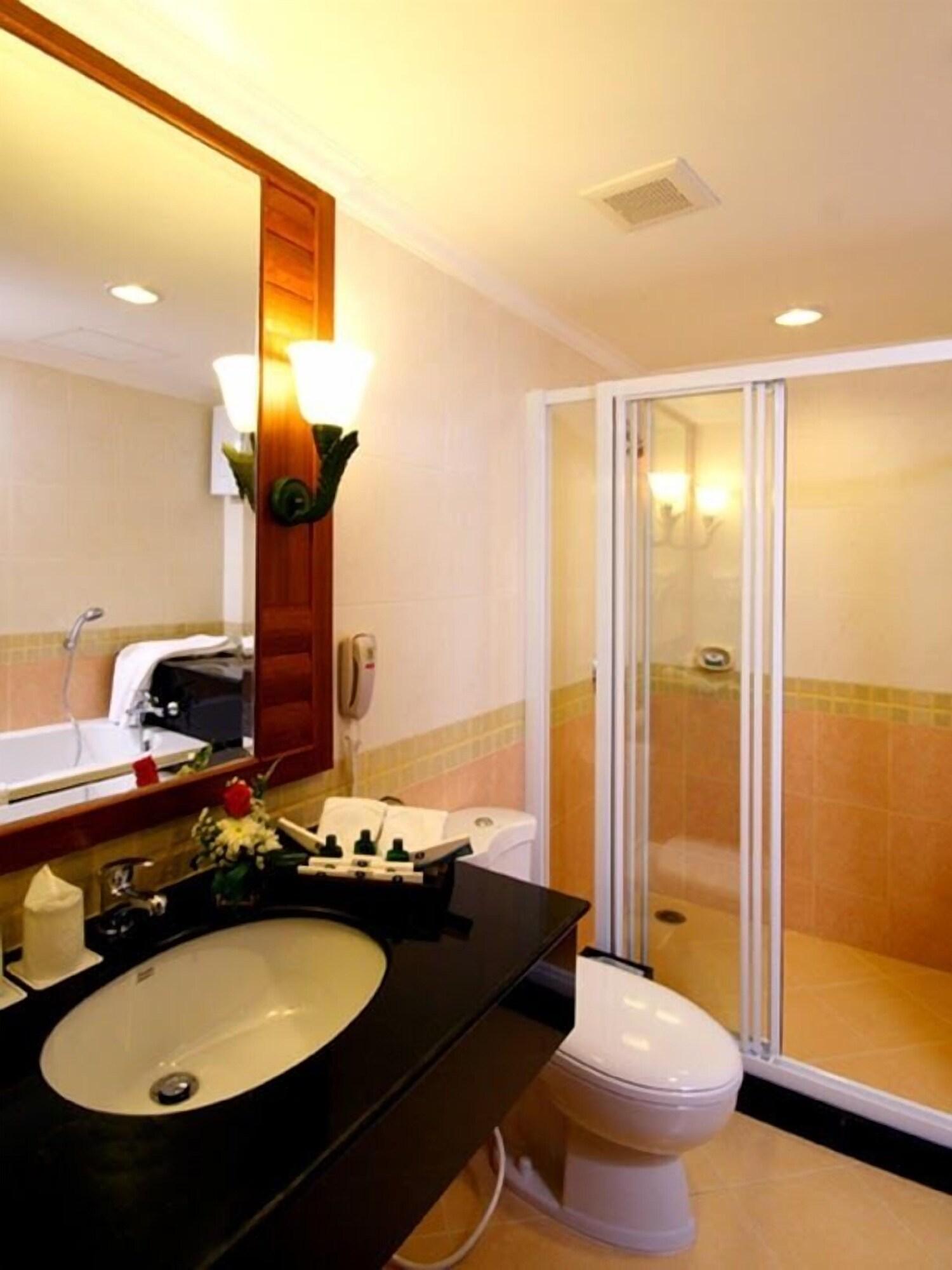 Kalim Resort Patong Luaran gambar
