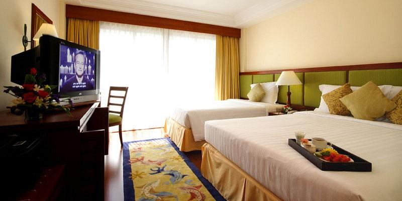 Kalim Resort Patong Luaran gambar