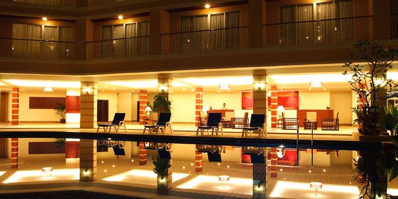 Kalim Resort Patong Luaran gambar