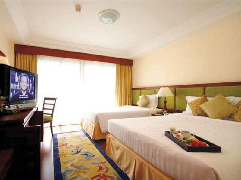 Kalim Resort Patong Luaran gambar