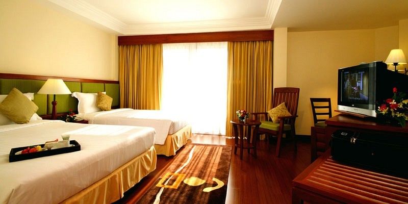 Kalim Resort Patong Luaran gambar