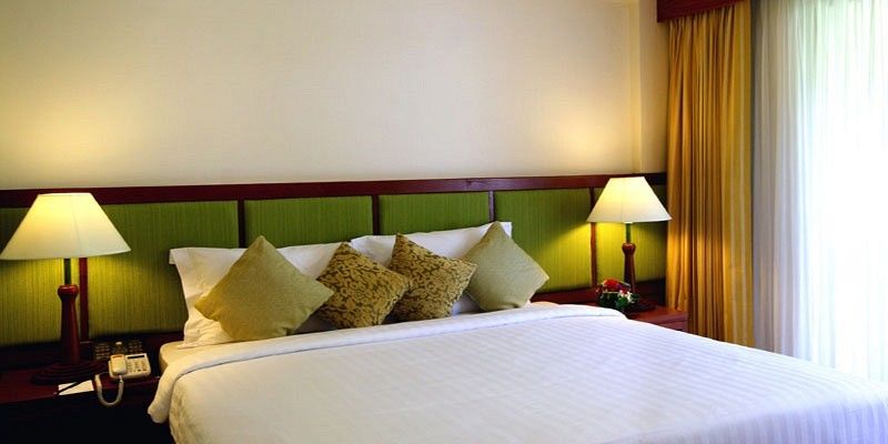Kalim Resort Patong Luaran gambar