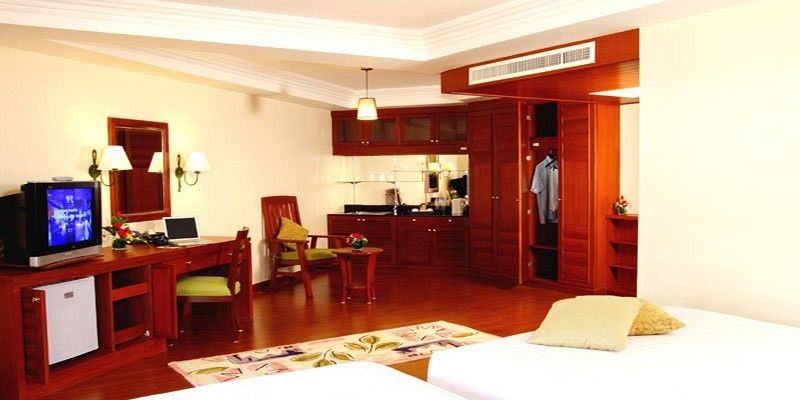 Kalim Resort Patong Luaran gambar