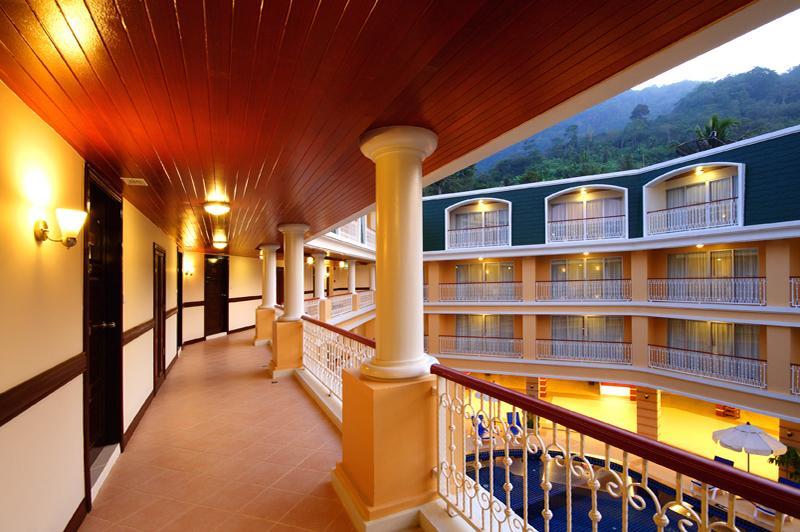 Kalim Resort Patong Luaran gambar