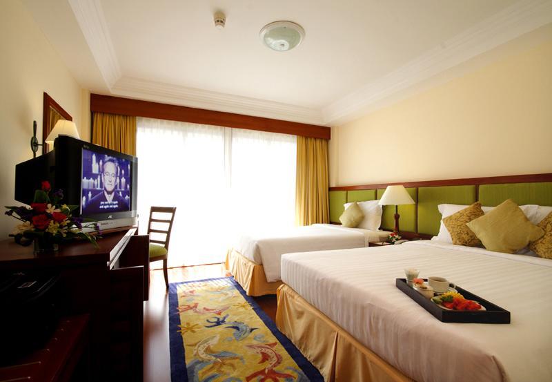 Kalim Resort Patong Luaran gambar