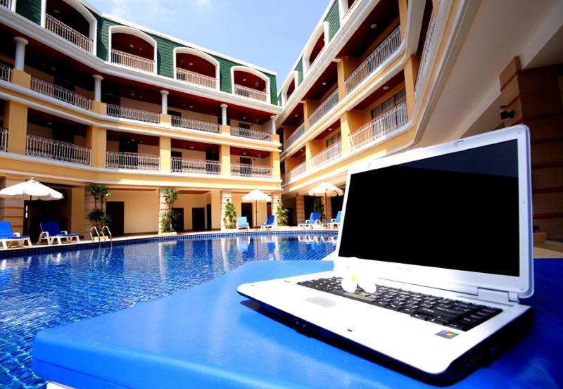Kalim Resort Patong Luaran gambar